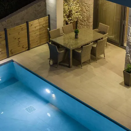 Jk With Private Pool Lithakiá