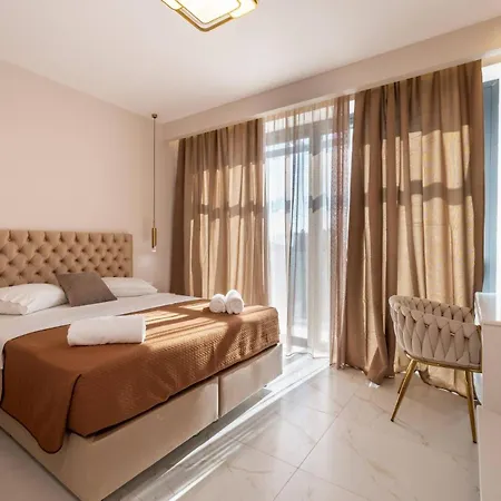 Jk With Private Pool